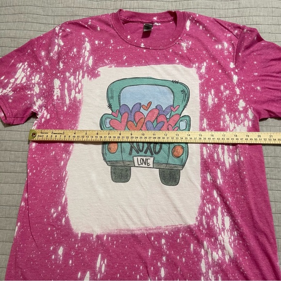XOXO Cute Pink Heart Truck Happy Valentine's Day T-Shirt Size Large Gildan - Picture 6 of 8